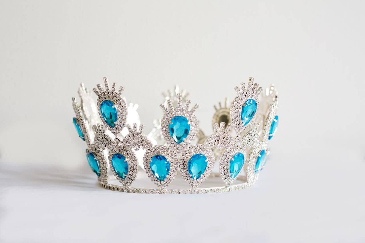 tiara crown
